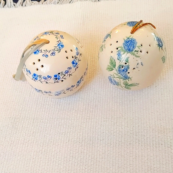 andre Richard Other - Vintage Floral Ceramic Set Of Two Potpourri One By Famous Andre Richard